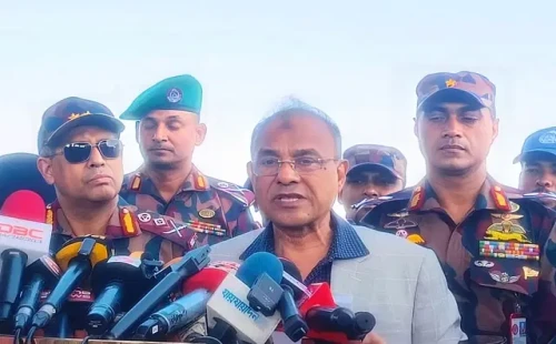 মিয়ানমার সরকার ও আরাকান আর্মি উভয় পক্ষের সঙ্গে যোগাযোগ রয়েছে: স্বরাষ্ট্র উপদেষ্টা