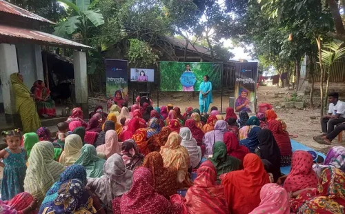 ইন্টারনেট ব্যবহার করে ব্যবসা বড় করতে চান ফুলতেরা বেগম