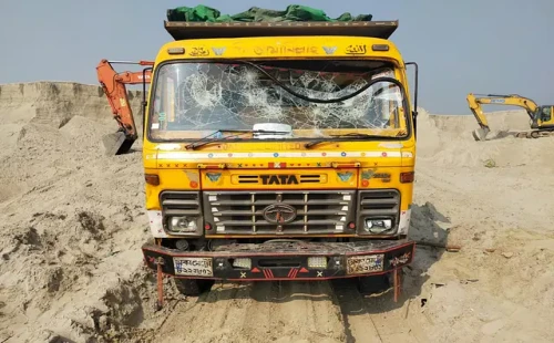 কুষ্টিয়ায় ট্রাকের ধাক্কায় শ্রমিক নিহতের ঘটনায় মহাসড়ক অবরোধ, ভাঙচুর-লুটপাট