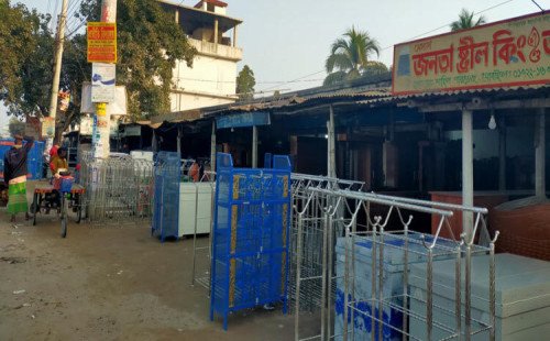 ৬ কোটি টাকার মার্কেট শ্রমিকদল নেতার দখলে, তুলছেন ভাড়া