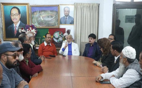 রাজনীতিতে আমাদের কোণঠাসা করতে চাচ্ছে সরকার : জিএম কাদের