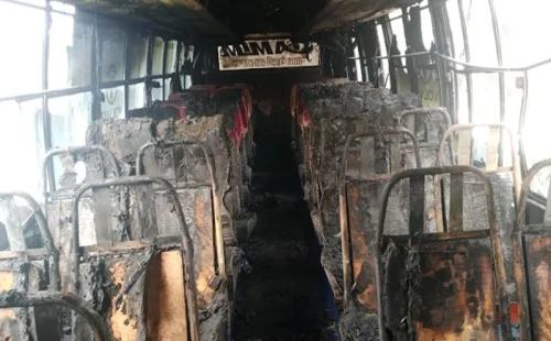 কুমিল্লায় সন্তানদের নিয়ে রাস্তায় নেমে বিচার চেয়ে কাঁদলেন তৌহিদের স্ত্রী