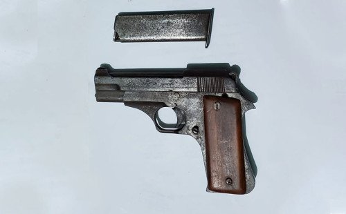 কুষ্টিয়ায় সেনা অভিযানে বিদেশি পিস্তল-ম্যাগাজিন উদ্ধার