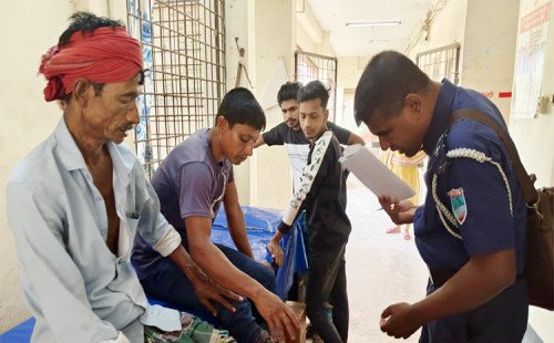 কুষ্টিয়ায় ঈদগাহে টাকা আদায়কে কেন্দ্র করে দুই পক্ষের সংঘর্ষ  আহত  ৯