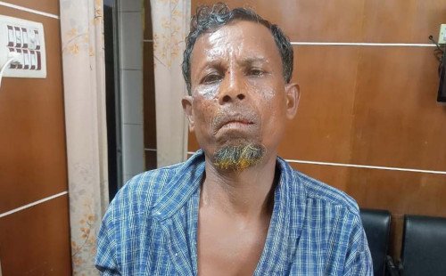 কুষ্টিয়ার খোকসায় বাড়ি পৌঁছে দেওয়ার কথা বলে শিশু ধর্ষণ, প্রতিবেশী দাদা গ্রেপ্তার