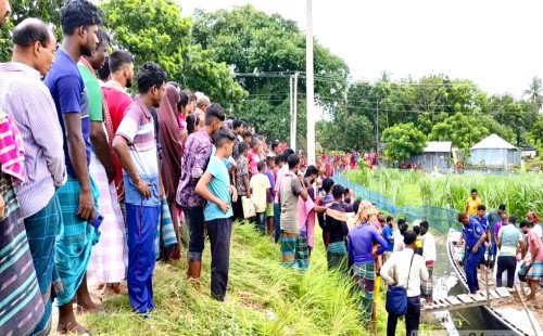 কুষ্টিয়ায় পদ্মার চরে কিশোর ভ্যানচালকের গলাকাটা লাশ উদ্ধার