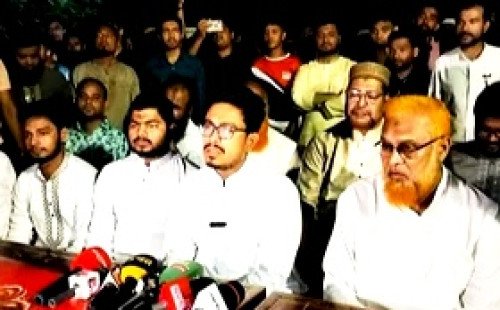 কুষ্টিয়ায় শহীদ আবরারের কবর জিয়ারতকালে ডাকসু ভিপি সাদিক কায়েমের দাবি