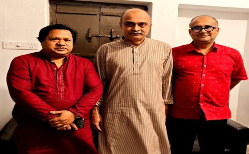 কুষ্টিয়ার কৃতি সন্তান ব্যারিস্টার রাগীব রউফ চৌধুরীর সঙ্গে আইনজীবীদের সৌজন্য সাক্ষাৎ