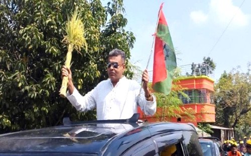 কুষ্টিয়ায় বিশাল শোভাযাত্রা নিয়ে ভিপি শহিদ বিএনপির ৩১ দফা লিফলেট বিতরণ