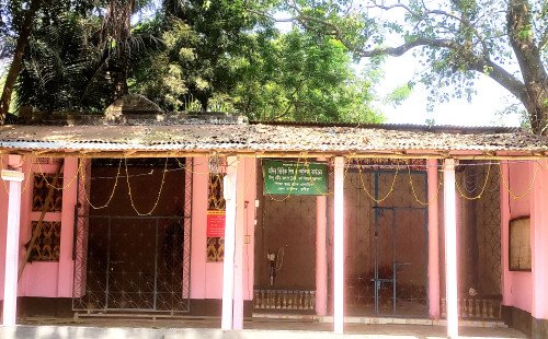 কুষ্টিয়ায় শারদীয় দুর্গা উৎসবে সরকারি বরাদ্দকৃত  চাউল আত্মসাৎ হওয়ার অভিযোগ তদন্তে ডিসি