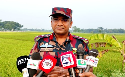 কুষ্টিয়ার সীমান্তে শান্তি ও নিরাপত্তা বজায়ে বিজিবির সাহসিক নেতৃত্বে স্বস্তি ফিরেছে সীমান্ত জনপদে