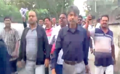 মেহেরপুরে মাসুদ অরণ্যের পক্ষে গণসংযোগসাবেক পৌর বিএনপি সভাপতি জাহাঙ্গীর বিশ্বাসের নেতৃত্বে প্রচারণা