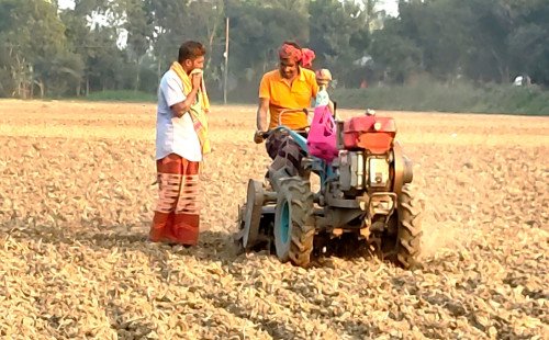 কুষ্টিয়ার সার নিয়ে নয়ছয় বরদাশত নয়—কঠোর হুঁশিয়ারি কুমারখালী সার সমিতির সভাপতির