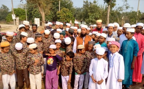 কুষ্টিয়ার লাহিনি দক্ষিণ পাড়ায় বায়তুস সামাদ জামে মসজিদের শুভ উদ্বোধন