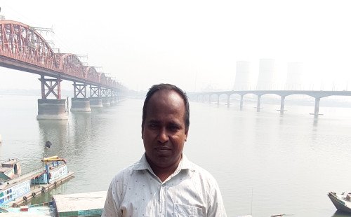 কুষ্টিয়া থেকে সংবাদ সংগ্রহের কাজে পাকশী হার্ডিঞ্জ  ব্রিজ ও লালন শাহ ব্রিজের মাঝে কিছু সময় অতিবাহিত করলাম