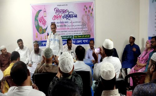 খুলনা বিভাগীয় প্রেসক্লাব, কুষ্টিয়া জেলা শাখার উদ্যোগে ইফতার ও দোয়া মাহফিলে সম্প্রীতির বন্ধন জোরদার