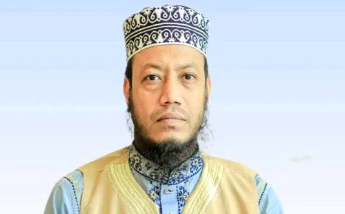 প্রবাসে থেকেই প্রধান শিক্ষকের পদ সামলাচ্ছেন কুষ্টিয়ার মনিরুল ইসলাম