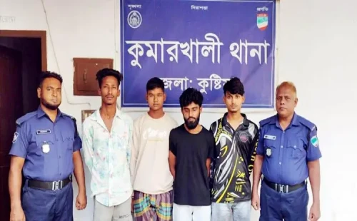 কুমারখালীতে ছাত্রলীগের তিন কর্মী গ্রেফতারভিডিও ঘিরে চাঞ্চল্য, বিস্ফোরক মামলায় কারাগারে প্রেরণ