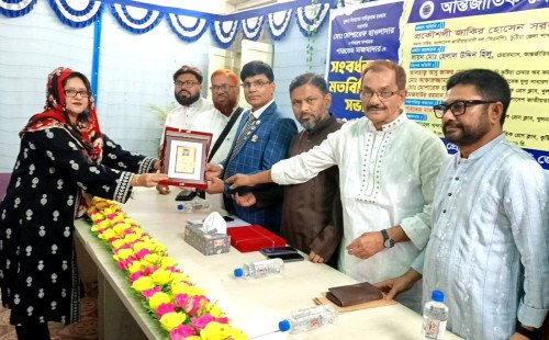 কুষ্টিয়ায় আন্তর্জাতিক প্রেসক্লাবের সংবর্ধনা ও মতবিনিময় সভা অনুষ্ঠিত