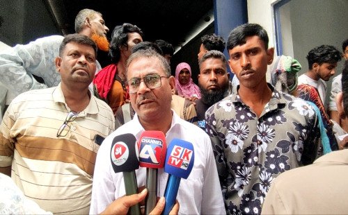 কুষ্টিয়ার খাজানগরে ১৬ শতাধিক অসহায় মানুষের মাঝে ঈদ সামগ্রী বিতরণ