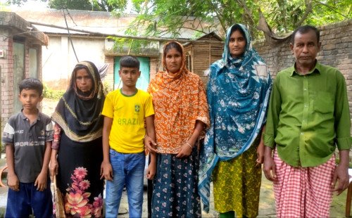 দৌলতপুরে পুলিশ কর্মকর্তার বিরুদ্ধে দ্বিতীয় বিয়ে ও নির্যাতনের অভিযোগ