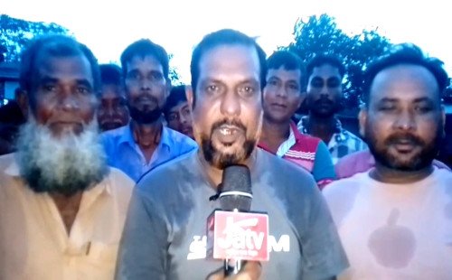 ইরানের সর্বোচ্চ নেতা আয়াতুল্লাহ আলী খামেনীকে স্মরণে দৌলতপুরে কবর জিয়ারত ও দোয়া মাহফিল