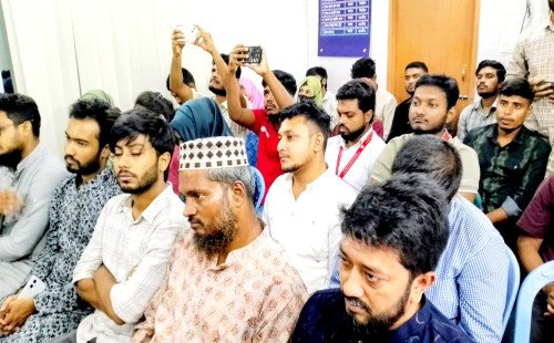 কুষ্টিয়ায় জুলাই গণঅভ্যুত্থান দিবস উপলক্ষে রেড ক্রিসেন্টের আলোচনা সভা ও দোয়া মাহফিল