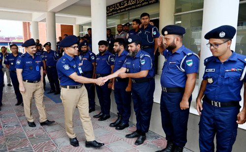 বিদায়ী সংবর্ধনা ও ভালোবাসায় সিক্ত হয়ে কুষ্টিয়া ছাড়লেন পুলিশ সুপার মোহাম্মদ জসীম উদ্দিন