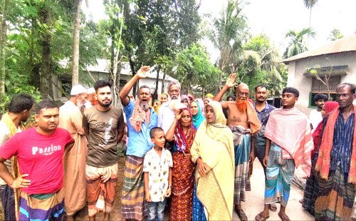 ভাদালিয়া স্বস্তিপুর মধ্যপাড়ার মাঠে যাওয়ার রাস্তা নিয়ে দুই পক্ষের পাল্টাপাল্টি অভিযোগ, এলাকায় উত্তেজনা