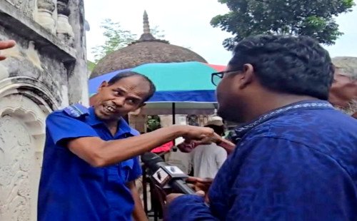ঝাউদিয়া শাহী মসজিদে সাংবাদিক হেনস্তার অভিযোগ
